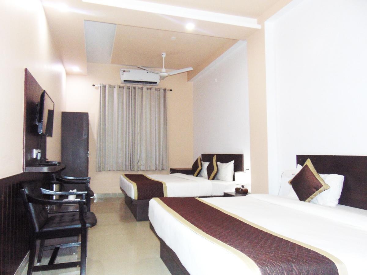 Makrana Raj Hotel Sikar Buitenkant foto