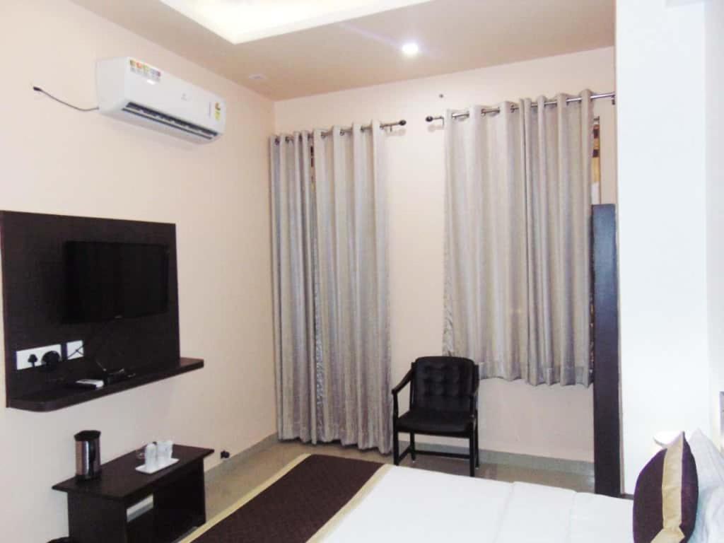 Makrana Raj Hotel Sikar Buitenkant foto
